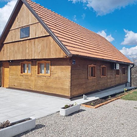 Hostal Ruralna Kuca Za Odmor Kablarovo Brdo Krnjak Exterior foto