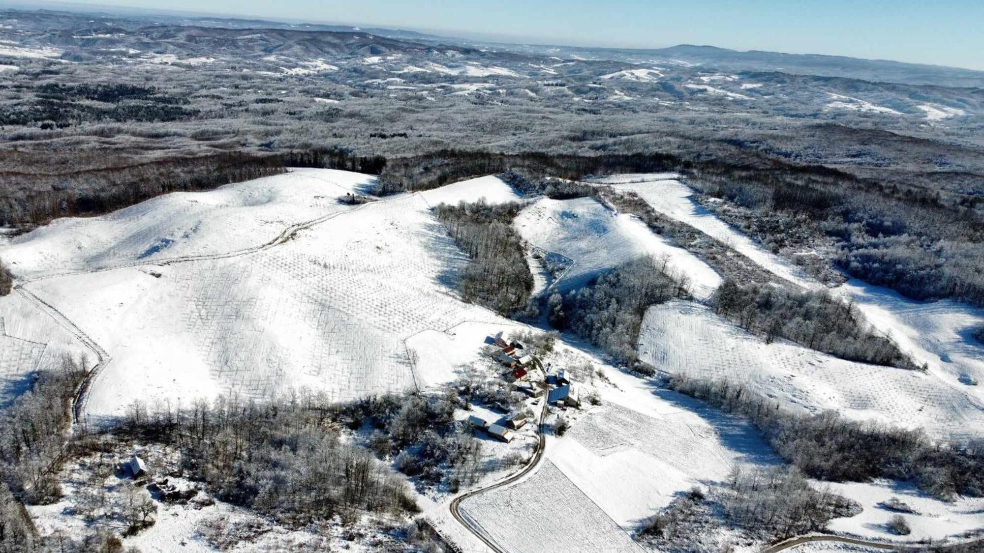 Hostal Ruralna Kuca Za Odmor Kablarovo Brdo Krnjak Exterior foto