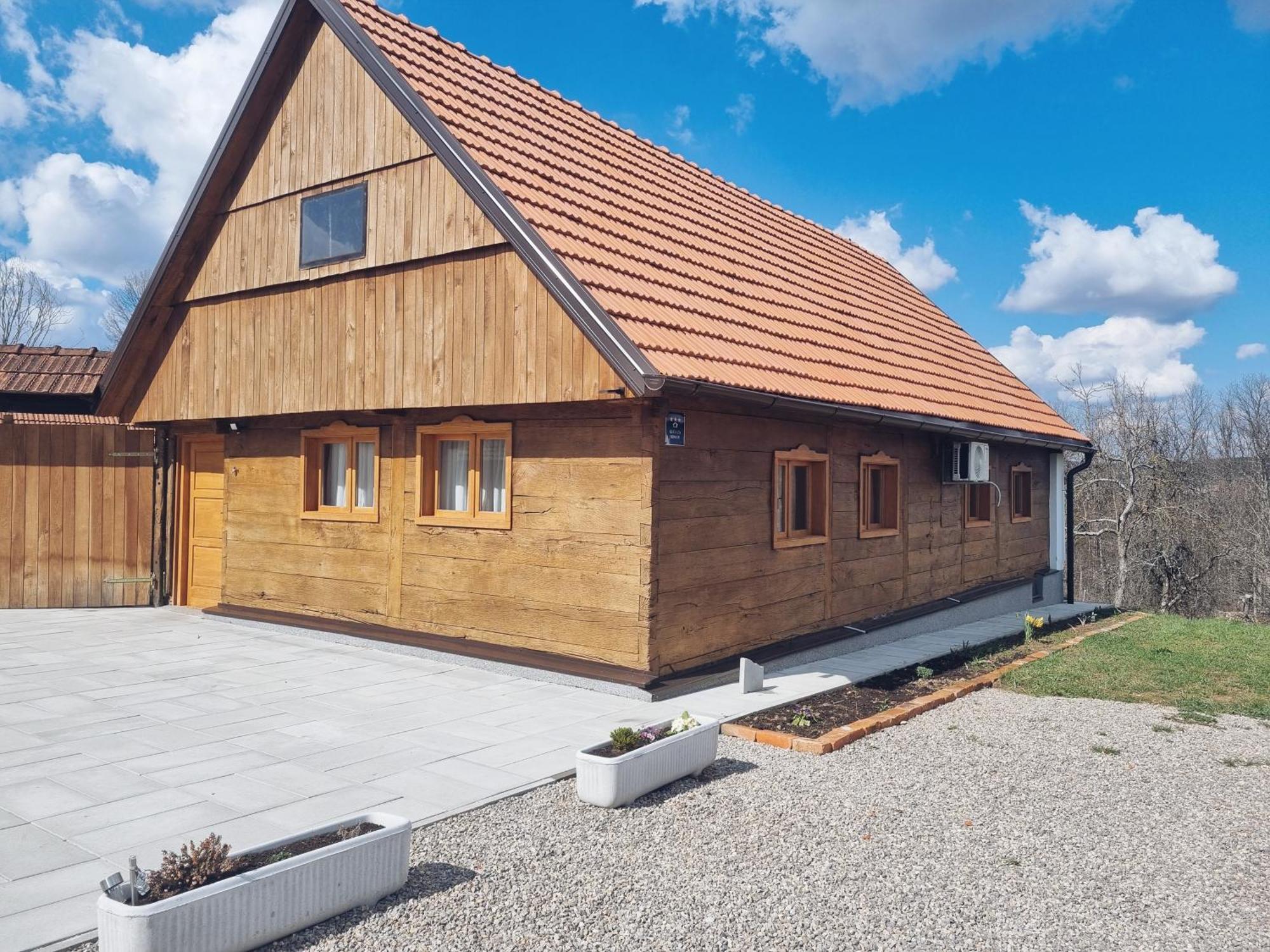 Hostal Ruralna Kuca Za Odmor Kablarovo Brdo Krnjak Exterior foto