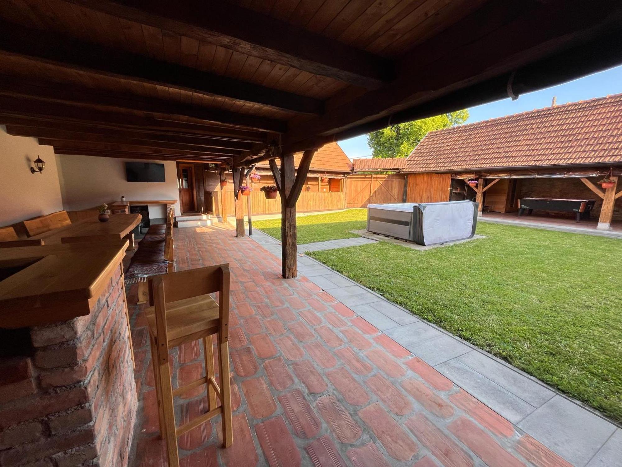 Hostal Ruralna Kuca Za Odmor Kablarovo Brdo Krnjak Exterior foto